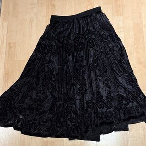 Chic Black Floral A-Line Skirt